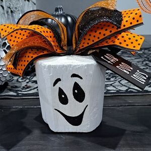 Homemade Vintage Upcycled Fence Post Halloween Craft!